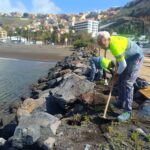El Ayuntamiento de San Sebastián de La Gomera realizó trabajos de limpieza y acondicionamiento de las playas antes de Semana Santa
