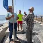 El municipio de Alajeró izó este lunes su 16 Bandera Azul en Playa de Santiago