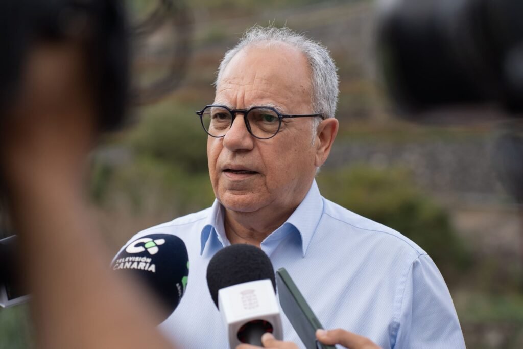 Curbelo: “El anuncio de la OSP aérea de las Islas Verdes es un paso decisivo para unirlas y mejorar su calidad de vida”