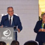 Curbelo es galardonado por su trayectoria pública en la primera edición de los premios FECAM