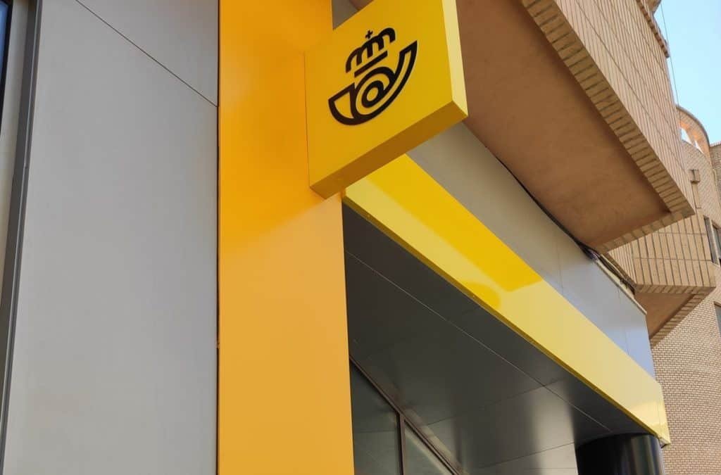 Correos en La Gomera facilita la adquisición de distintivos ambientales de la DGT