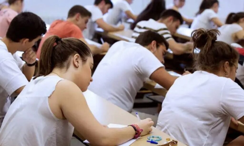 El Ayuntamiento de Alajeró abre el plazo para solicitar ayudas al transporte a estudiantes que cursan sus enseñanzas fuera de La Gomera