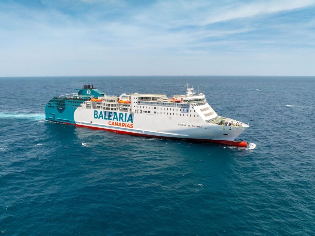 Baleària Canarias reforma tres buques para ofrecer mayor confort y mejores servicios a bordo