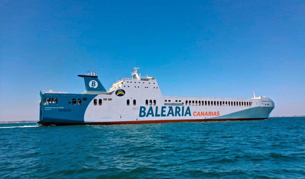 Baleària ofrece semanalmente más de 7.000 metros lineales de capacidad para el transporte de equipos frigoríficos entre Canarias y la Península