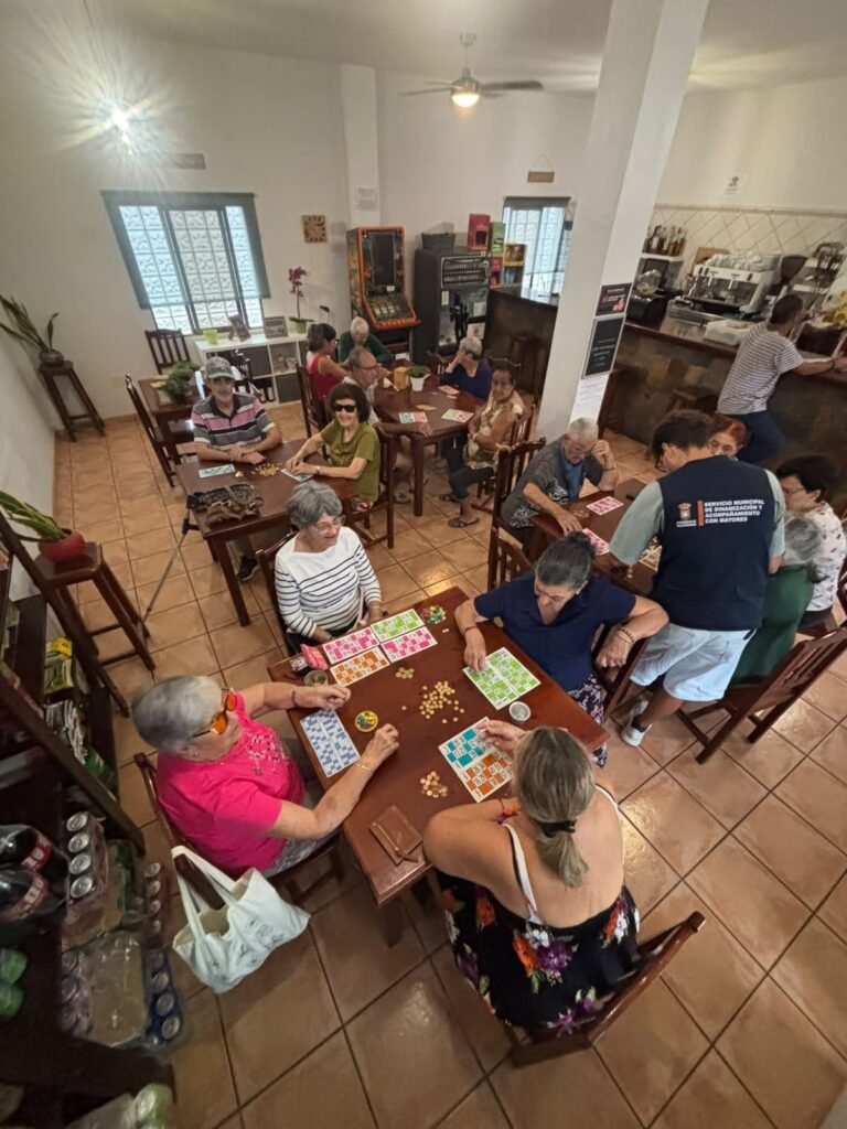El programa de dinamización de mayores desarrolla actividades en distintos núcleos de Vallehermoso