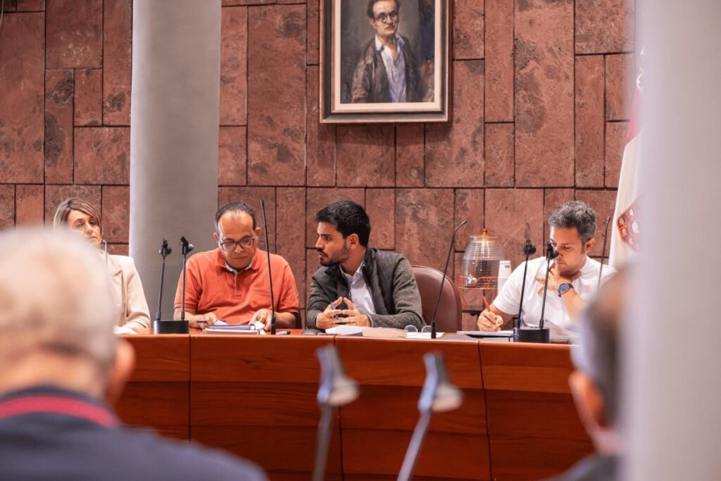 Iniciativa por La Gomera (IxLG) reclama al Cabildo información sobre la organización y las condiciones del servicio de mantenimiento de las carreteras insulares