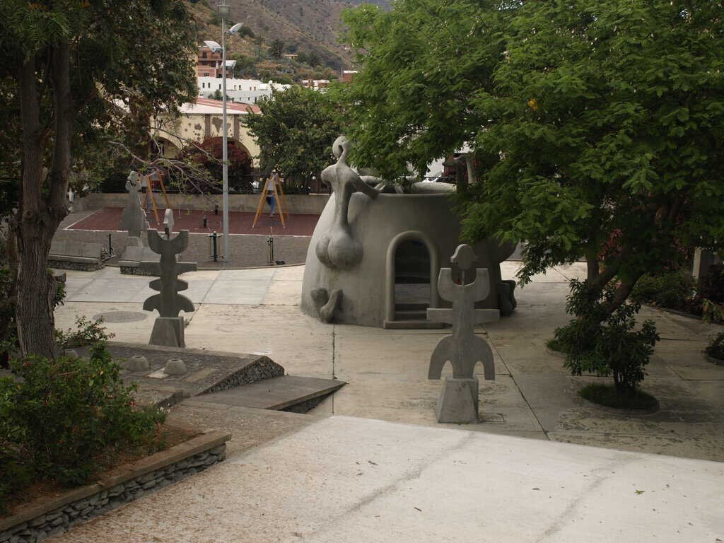 Vallehermoso avanza en la transformación de su parque municipal con un nuevo jardín vertical